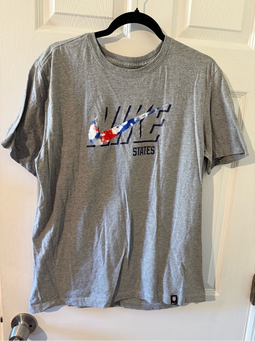 Nike Men’s Gray Short-Sleeve 'States' Graphic Tee with Red, White & Blue Swoosh